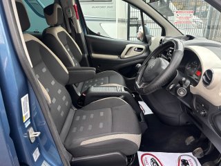 /photos/9681/e84afc0b-6201-0f42-4e21-4b4ec01828e1_i320x240.jpg